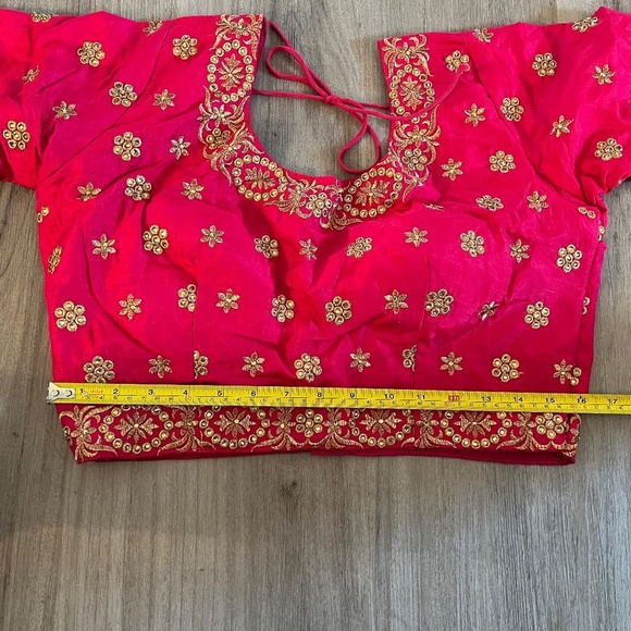 Sari - 4-piece outfit, includes blouse, petticoat, 2 pieces of sari fabric - Picture 10 of 12